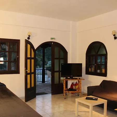Artemis Holidays Hotel *